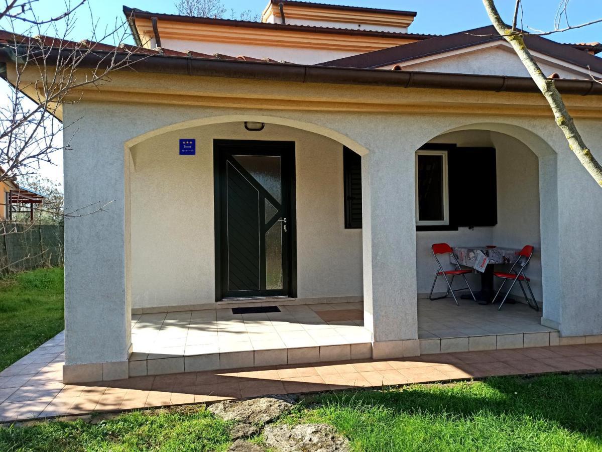 Apartman Dora Pula Exterior foto