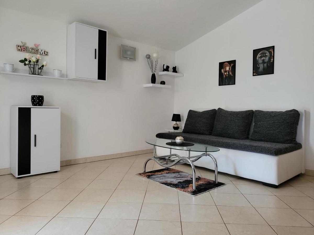 Apartman Dora Pula Exterior foto